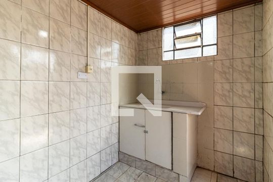 Cozinha de apartamento para alugar com 1 quarto, 45m² em Santa Ifigênia, São Paulo