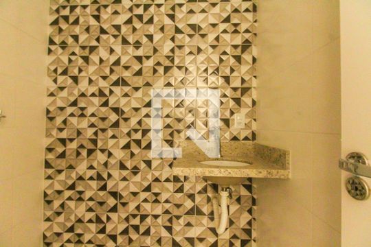 Banheiro  de apartamento para alugar com 2 quartos, 36m² em Tatuapé, São Paulo