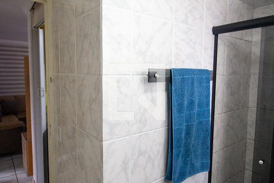 Banheiro de apartamento à venda com 2 quartos, 50m² em Conjunto Residencial José Bonifácio, São Paulo