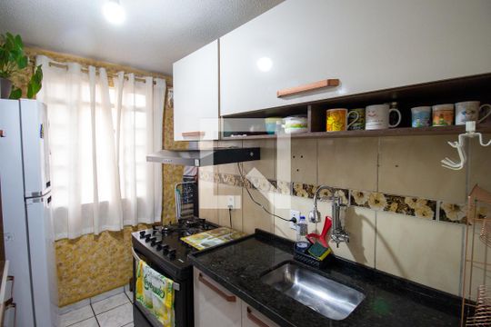 Cozinha de apartamento à venda com 2 quartos, 50m² em Conjunto Residencial José Bonifácio, São Paulo
