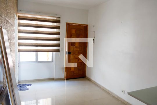 Sala de apartamento para alugar com 2 quartos, 55m² em Remédios, Osasco