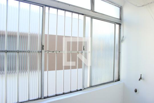 Lavanderia de apartamento para alugar com 2 quartos, 50m² em Vila Leonor, Guarulhos