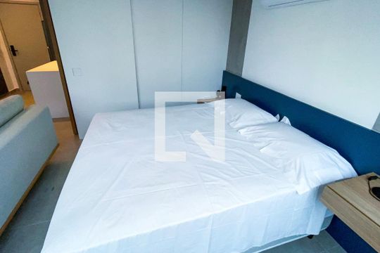 Quarto  de apartamento à venda com 1 quarto, 37m² em Pinheiros, São Paulo
