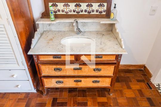 Banheiro da Suíte de apartamento à venda com 1 quarto, 120m² em Jardim Paulista, São Paulo