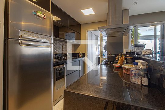 cozinha  de apartamento à venda com 2 quartos, 111m² em Aclimação, São Paulo