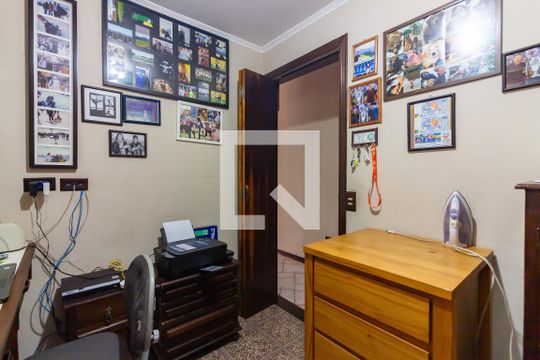 Quarto 1 de casa para alugar com 4 quartos, 320m² em Vila Osasco, Osasco
