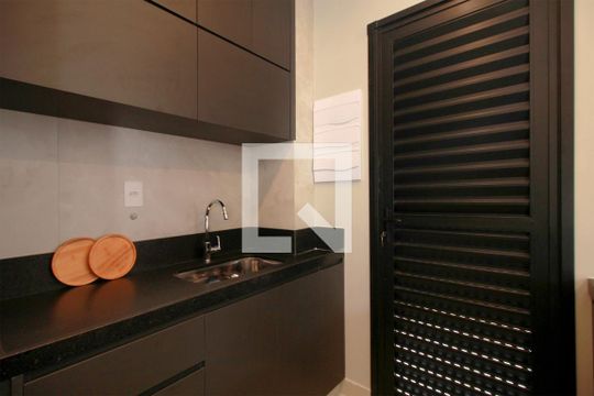 Cozinha de casa de condomínio à venda com 2 quartos, 100m² em Buritis, Belo Horizonte