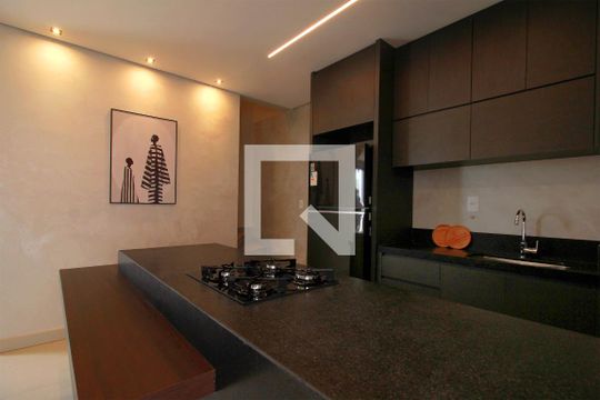 Cozinha de casa de condomínio à venda com 2 quartos, 100m² em Buritis, Belo Horizonte