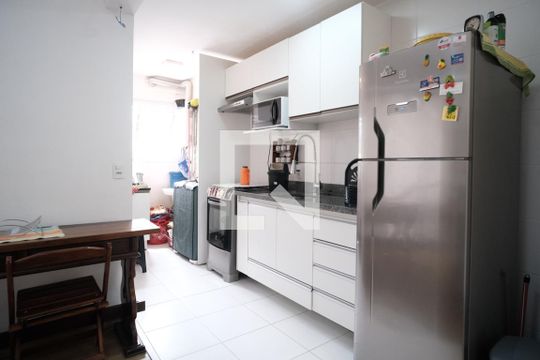 Cozinha de apartamento para alugar com 3 quartos, 73m² em Vila Penteado, São Paulo