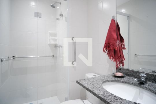 Banheiro de apartamento para alugar com 3 quartos, 73m² em Vila Penteado, São Paulo