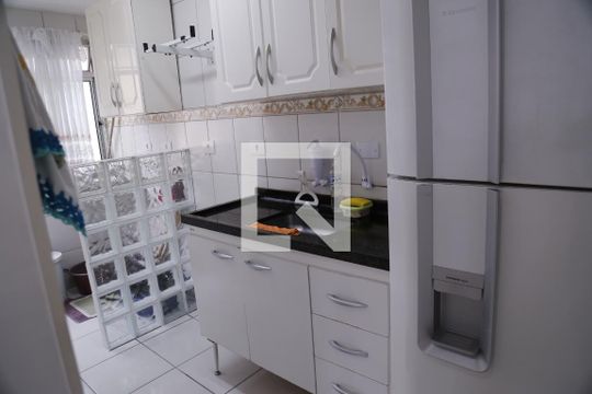 Cozinha de apartamento para alugar com 3 quartos, 69m² em Vila Portugal, São Paulo