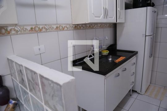 Cozinha de apartamento para alugar com 3 quartos, 69m² em Vila Portugal, São Paulo
