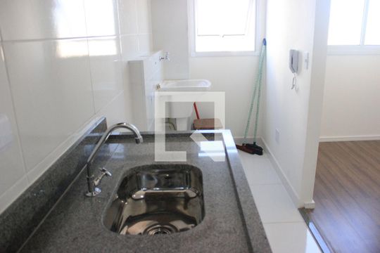 Cozinha de apartamento à venda com 2 quartos, 38m² em Vila Galvão, Guarulhos