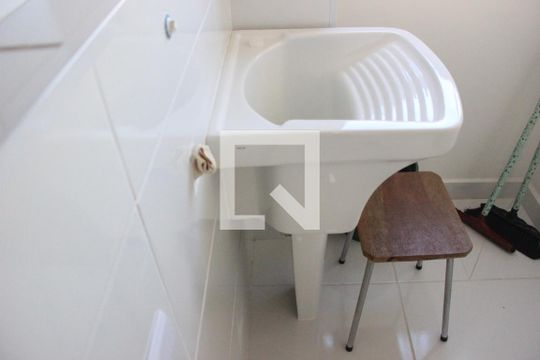 Lavanderia de apartamento à venda com 2 quartos, 38m² em Vila Galvão, Guarulhos