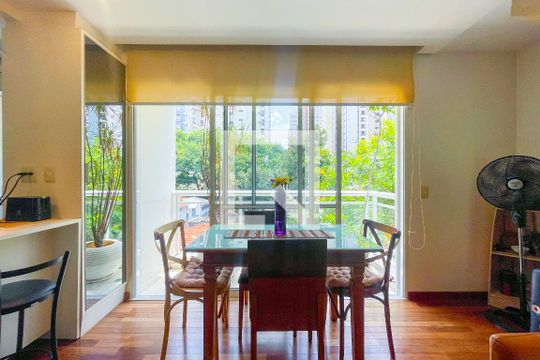 Sala de apartamento para alugar com 2 quartos, 102m² em Vila Madalena, São Paulo