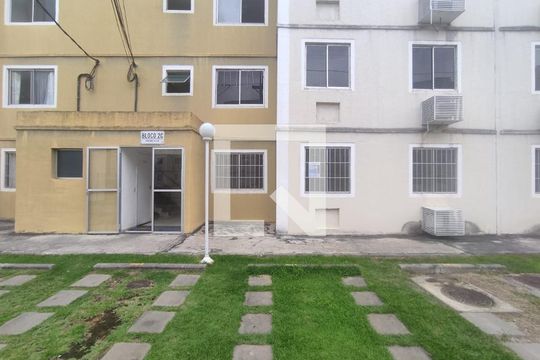 Fachada do bloco de apartamento para alugar com 2 quartos, 45m² em Nova Cidade, São Gonçalo