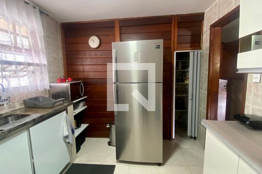 Cozinha de casa à venda com 4 quartos, 490m² em Santa Lúcia, Belo Horizonte