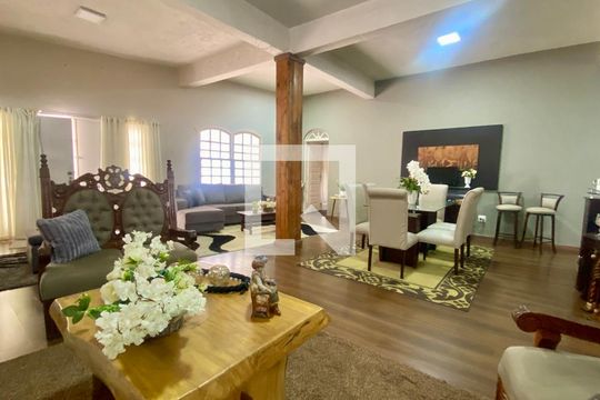Sala 1 de casa à venda com 4 quartos, 490m² em Santa Lúcia, Belo Horizonte