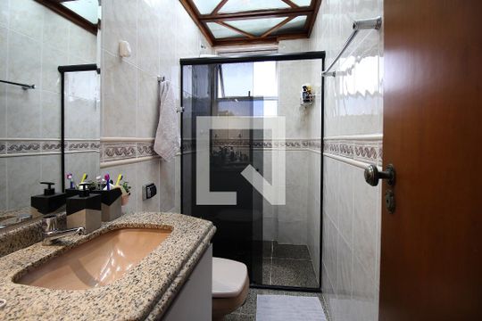 Banheiro da Suíte de apartamento à venda com 3 quartos, 95m² em Sagrada Família, Belo Horizonte