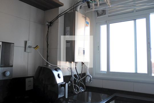 Cozinha de apartamento para alugar com 3 quartos, 82m² em Jardim Lindóia, Porto Alegre