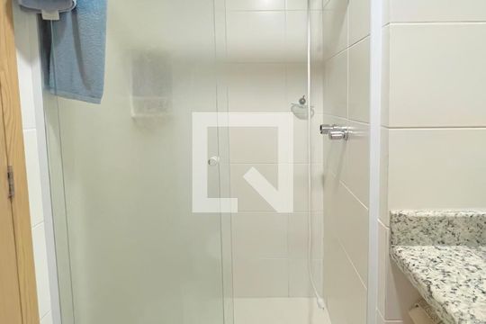 Banheiro de apartamento para alugar com 3 quartos, 82m² em Jardim Lindóia, Porto Alegre