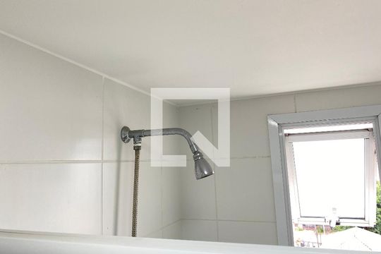 Banheiro da Suíte de apartamento para alugar com 2 quartos, 58m² em Vila Mazzei, São Paulo