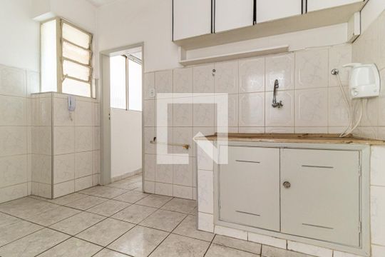 Cozinha de apartamento à venda com 2 quartos, 55m² em Vila Buarque, São Paulo