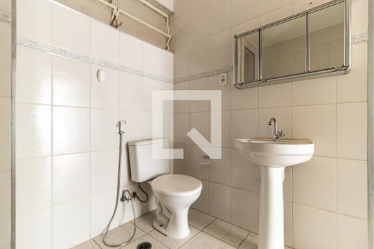 Banheiro de apartamento à venda com 2 quartos, 55m² em Vila Buarque, São Paulo