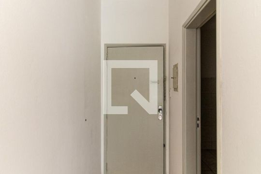 Entrada de apartamento à venda com 2 quartos, 55m² em Vila Buarque, São Paulo