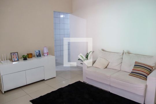 Casa à venda com 2 quartos, 226m² em Conceição, Osasco