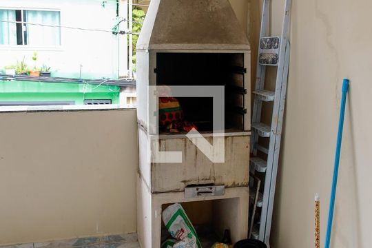 Churrasqueira de casa à venda com 2 quartos, 226m² em Conceição, Osasco