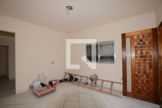 Sala de casa para alugar com 2 quartos, 720m² em Irajá, Rio de Janeiro