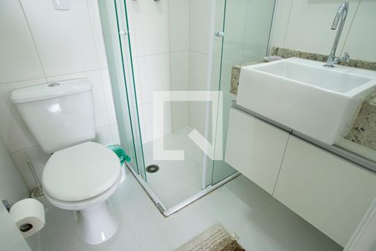 Banheiro de kitnet/studio para alugar com 1 quarto, 28m² em Bela Vista, São Paulo