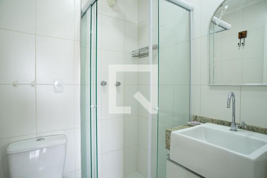 Banheiro de kitnet/studio para alugar com 1 quarto, 28m² em Bela Vista, São Paulo
