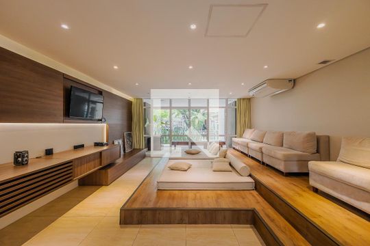 Cinema de apartamento para alugar com 1 quarto, 34m² em Pinheiros, São Paulo
