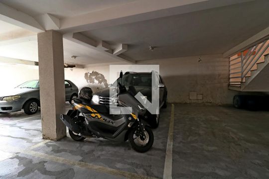 Garagem de apartamento à venda com 2 quartos, 98m² em Parque João Ramalho, Santo André