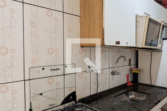 Cozinha de apartamento à venda com 2 quartos, 40m² em Bairro dos Casa, São Bernardo do Campo