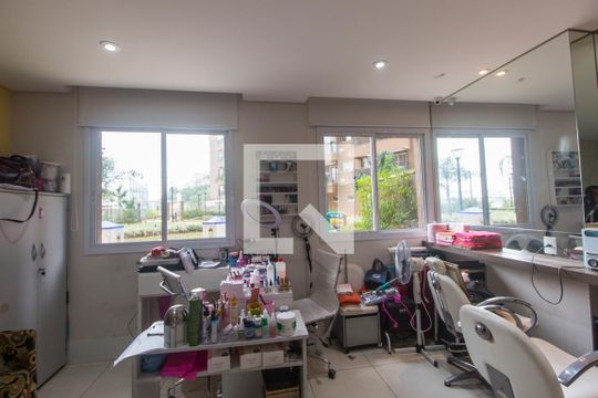 Área comum de apartamento à venda com 2 quartos, 76m² em Jardim Tupanci, Barueri