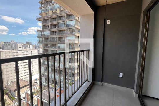 Sacada de kitnet/studio para alugar com 1 quarto, 27m² em Cerqueira César, São Paulo