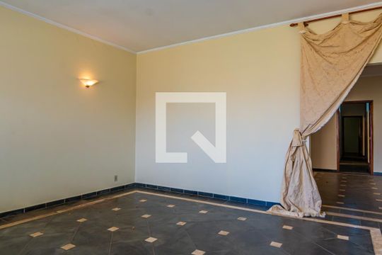 Sala de casa à venda com 5 quartos, 180m² em Parque Industrial, Campinas
