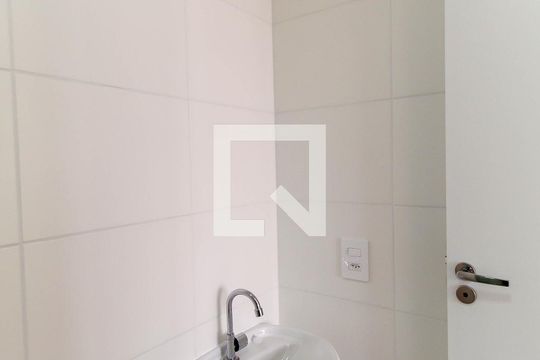 Banheiro de apartamento para alugar com 1 quarto, 28m² em Belenzinho, São Paulo