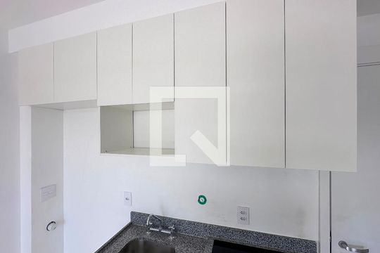 Cozinha de apartamento à venda com 2 quartos, 37m² em Santo Amaro, São Paulo