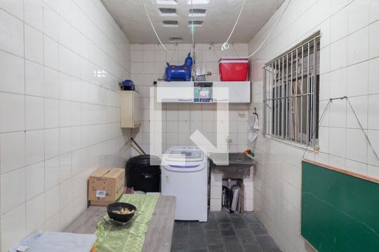Casa 1 Área de Serviço de casa à venda com 4 quartos, 250m² em Vila Verde, São Paulo