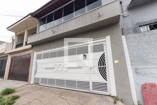 Fachada de casa à venda com 4 quartos, 400m² em Parque Boturussu, São Paulo