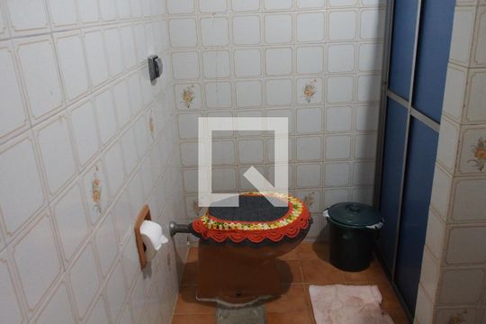 Banheiro de casa à venda com 4 quartos, 299m² em Vila Iguaçu, Várzea Paulista