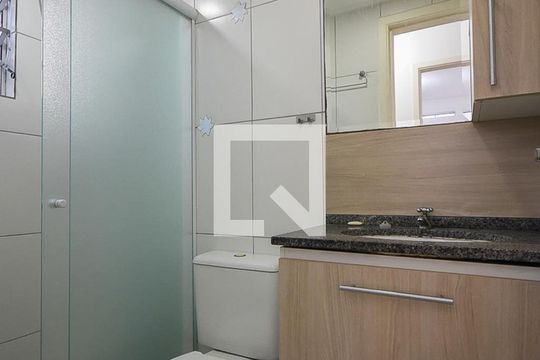 Banheiro de apartamento para alugar com 2 quartos, 43m² em Parque Esmeralda, São Paulo