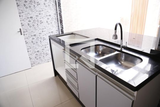 Cozinha de casa de condomínio para alugar com 2 quartos, 117m² em Jaraguá, São Paulo