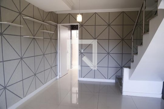 Casa de Condomínio para alugar com 2 quartos, 117m² em Jaraguá, São Paulo