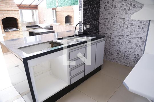 Cozinha de casa de condomínio para alugar com 2 quartos, 117m² em Jaraguá, São Paulo