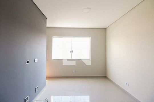 Sala de casa de condomínio para alugar com 2 quartos, 60m² em Vila Carrão, São Paulo